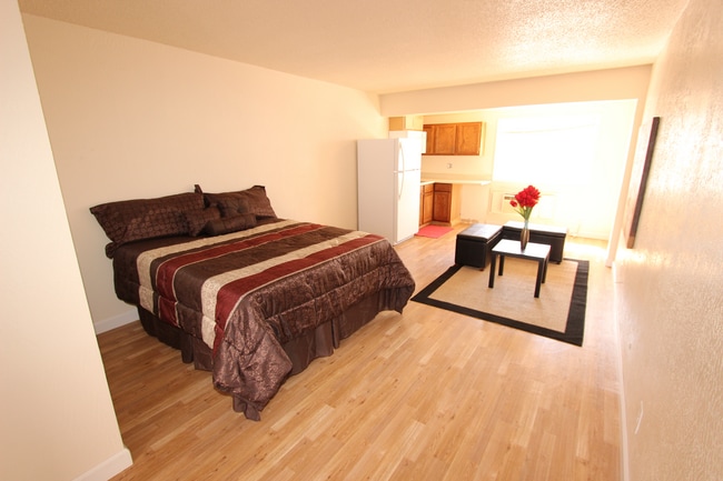 Building Photo - Monument Studios Rental