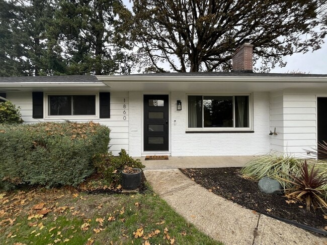 Photo - Charming Single-Level 3-Bedroom Home with ...