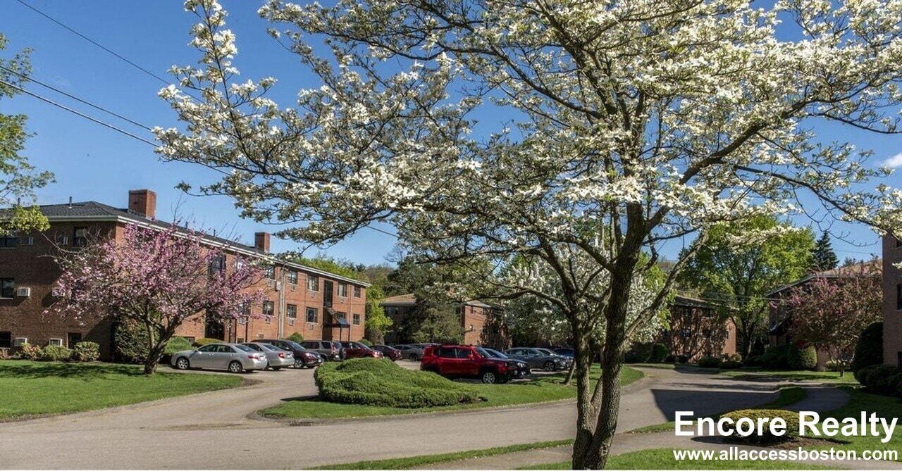 Photo - 270 Grove St Unit 5