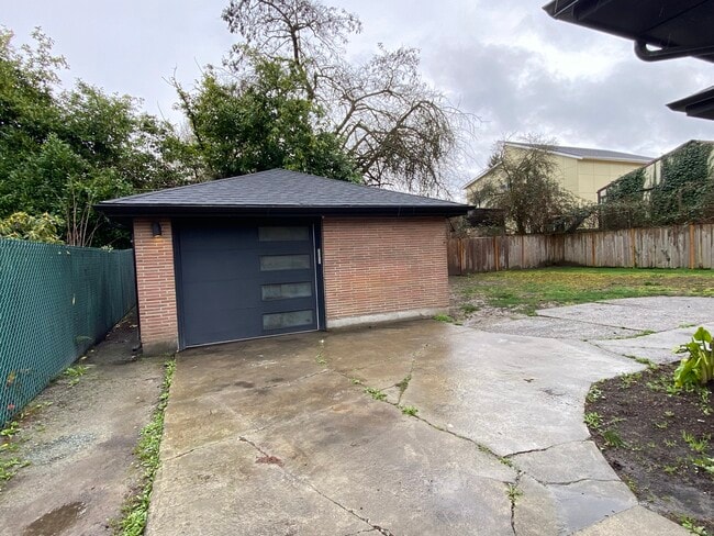 Photo - 10448 2nd Ave SW