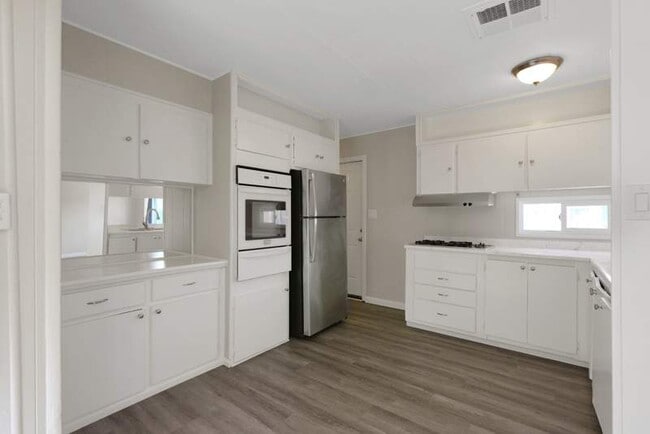 Photo - 22 Dahlberg Dr