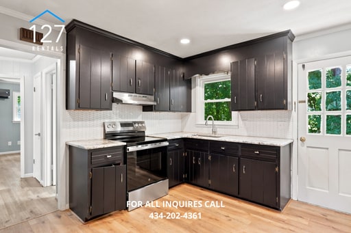 Building Photo - Charming 2 Bed/1 Bath Property in Quiet Neighborhood Unit A