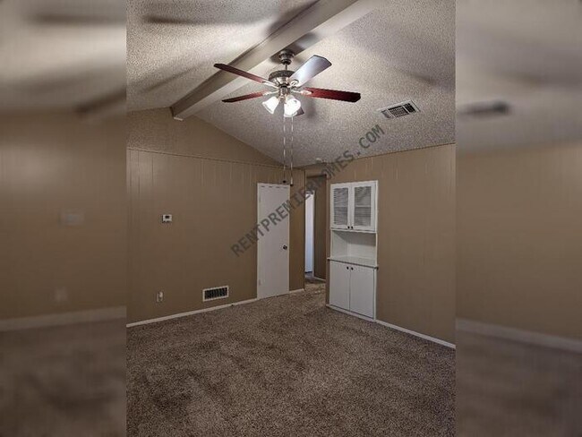 Photo - 1563 Pamela Ln