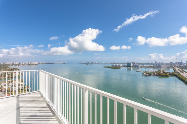 Building Photo - Navette on the Bay Rental