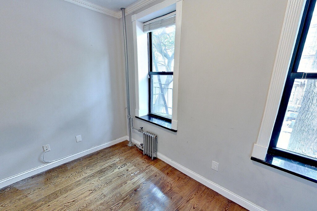 Photo - 325 E 5th St Unidad B1