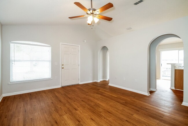 Photo - 30319 Birdhouse Dr