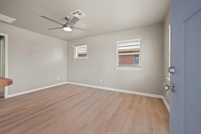 Photo - 918 E Wayne St