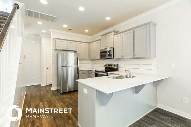 Photo - 200 Creek Run Way