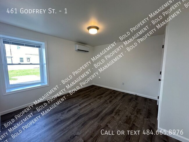 Photo - 461 Godfrey St Unit 1