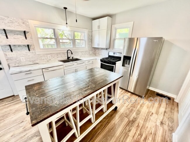 Photo - 1618 Stinson Ave