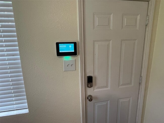 Building Photo - 3942 King St