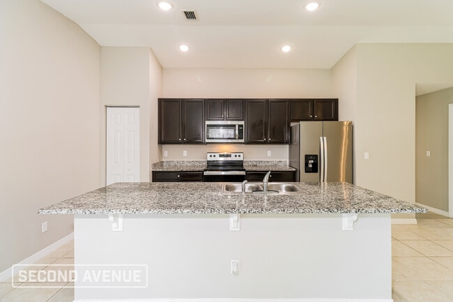 Photo - 3230 Bowline Ave
