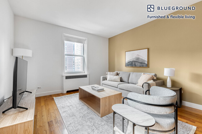 Building Photo - 364 W 18th St Rental