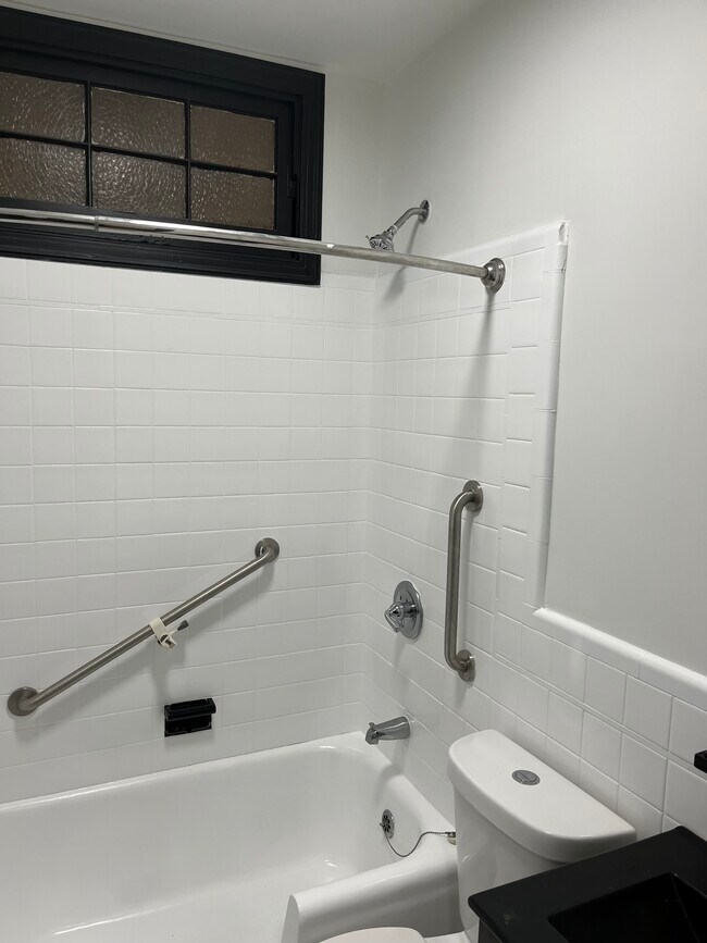 Photo - 1310 Staples St NE