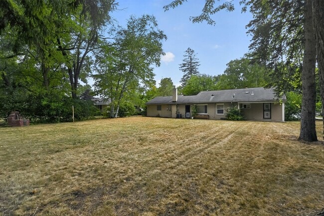20880 Avon Ln