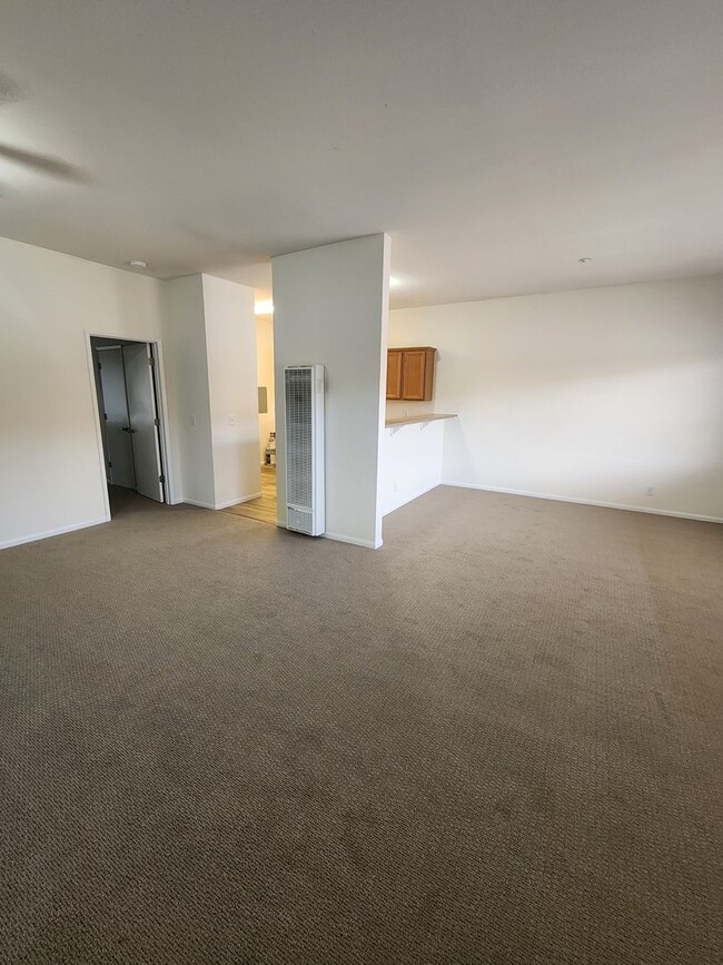 Photo - Spacious 1 Bed, 1 Bath Apartment with Priv... Unit 305