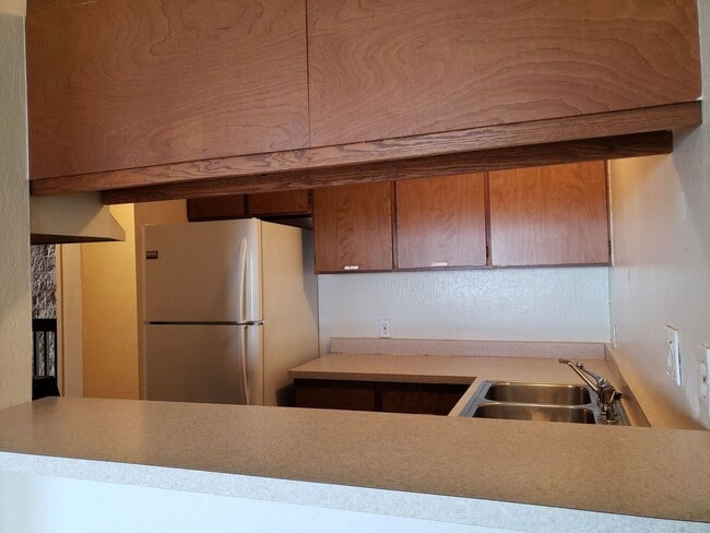 WAILUKU MANOR 1 BD. 1 BA. UNFURNISHED UNIT - WAILUKU MANOR 1 BD. 1 BA. UNFURNISHED UNIT Condo Unit 303
