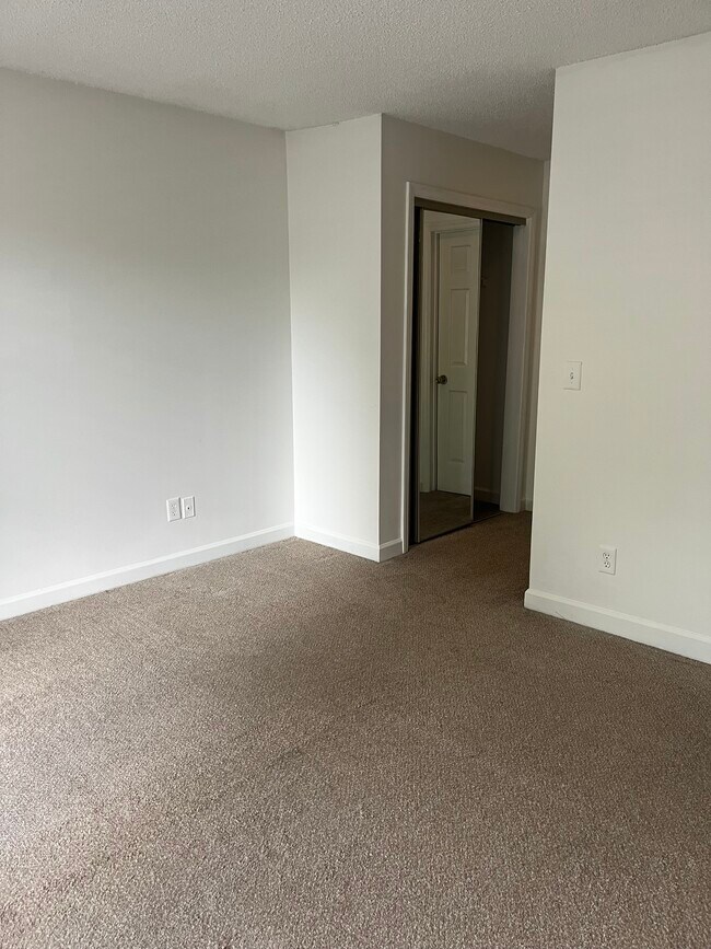McIver Square Apartments: NEAR UNCG