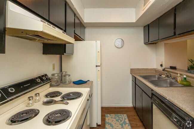 Kitchen - Shores Apartments
