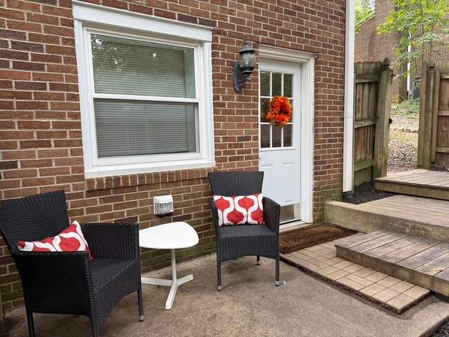 Photo - 327 Braehead Dr Apartments Unit B