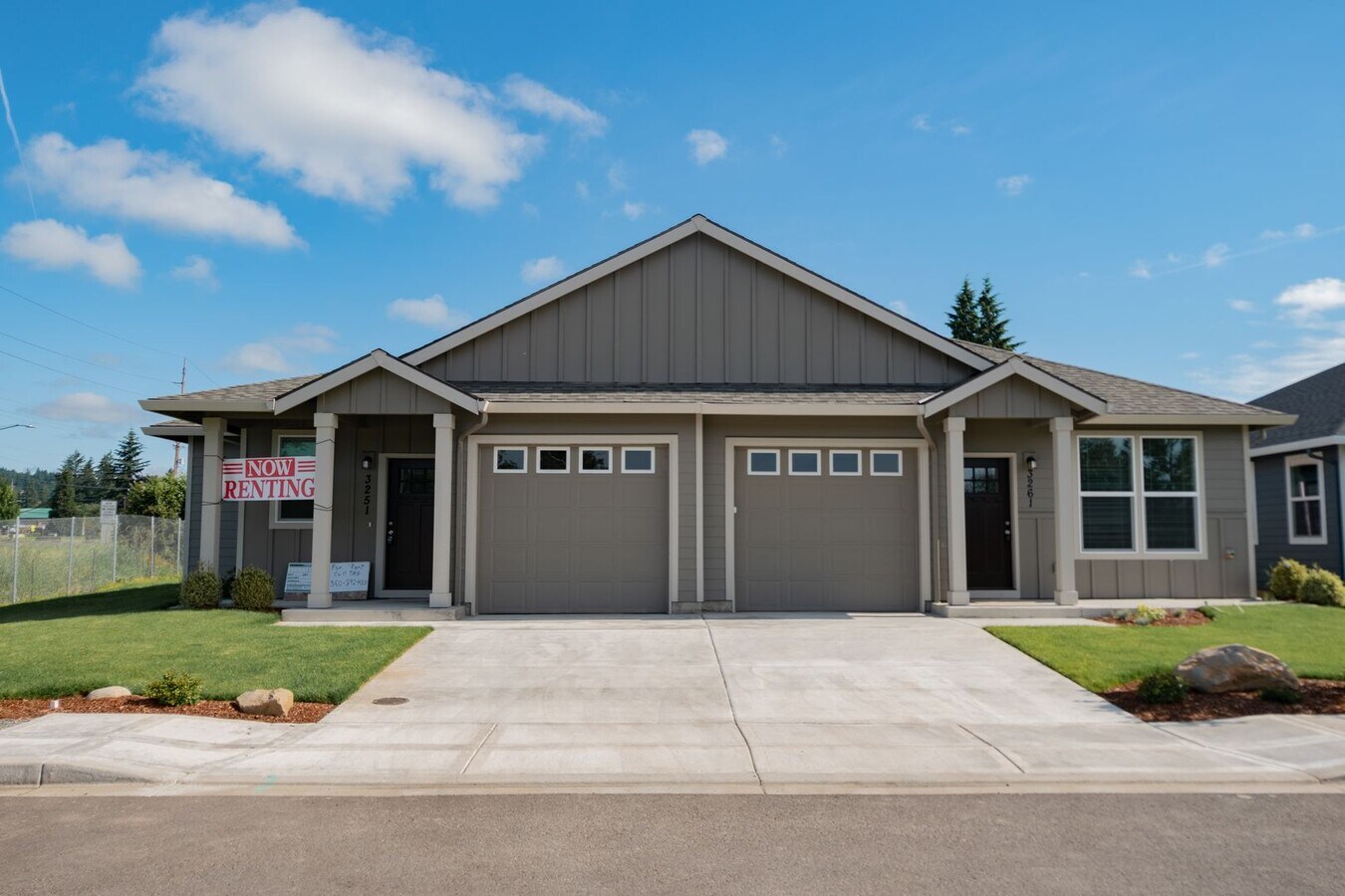 Gorgeous 2BD Duplex in Great Washougal Location! Beautiful Finishes! - Gorgeous 2BD Duplex in Great Washougal Location! Beautiful Finishes!