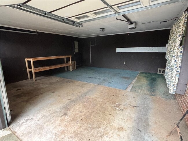 Building Photo - 115 Sharon Dr Rental