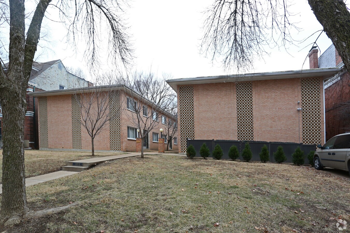 Photo - 5086-5092 Waterman Blvd