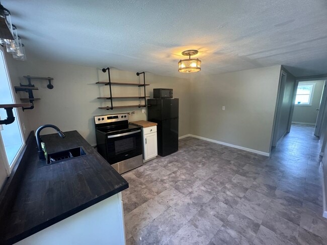 Photo - 280 Chambers Dr Unit B