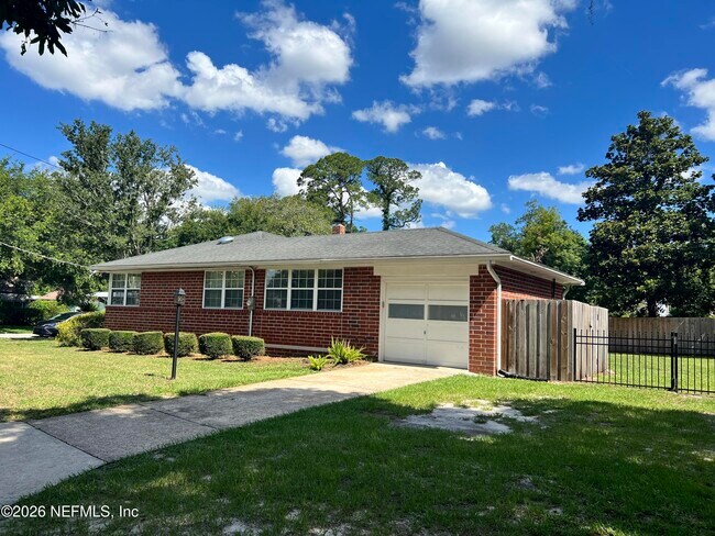 Photo - 1377 Tiber Ave
