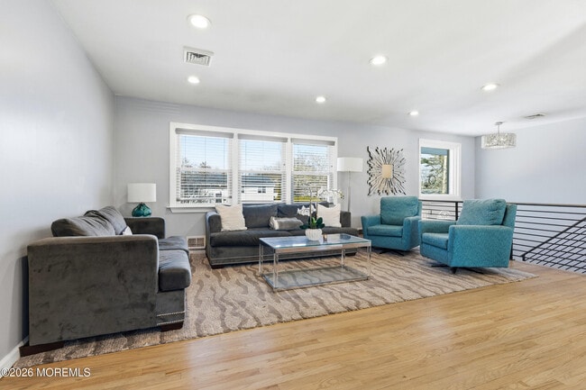 Photo - 280 Oakley Ave