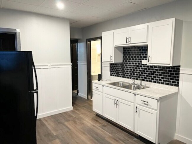 Photo - 86 Rejtan St Unit 1 Lower