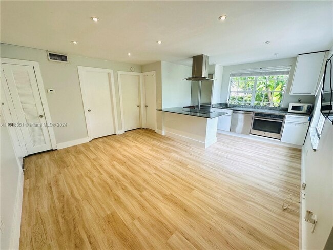 Photo - 940 7th St Unidad 940A