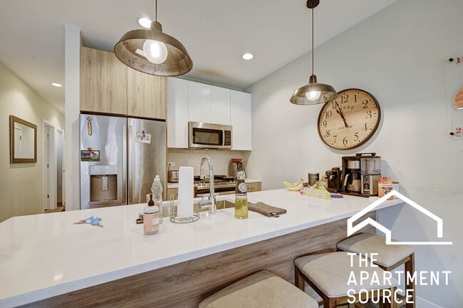 Photo - 2512 N Halsted St Unidad 4