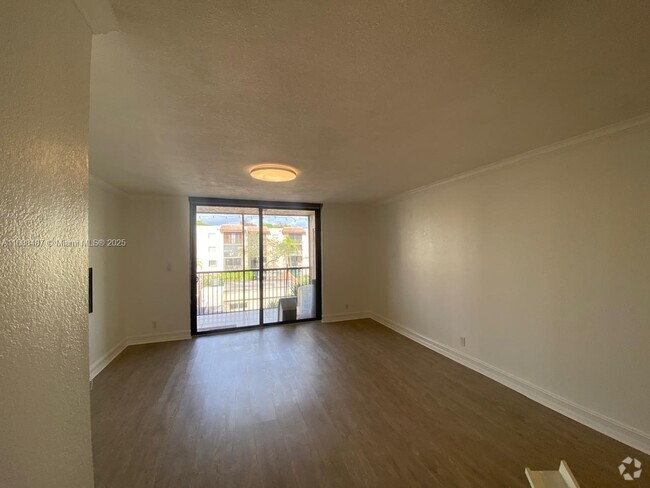 Building Photo - 10401 W Broward Blvd Unit 307 Rental