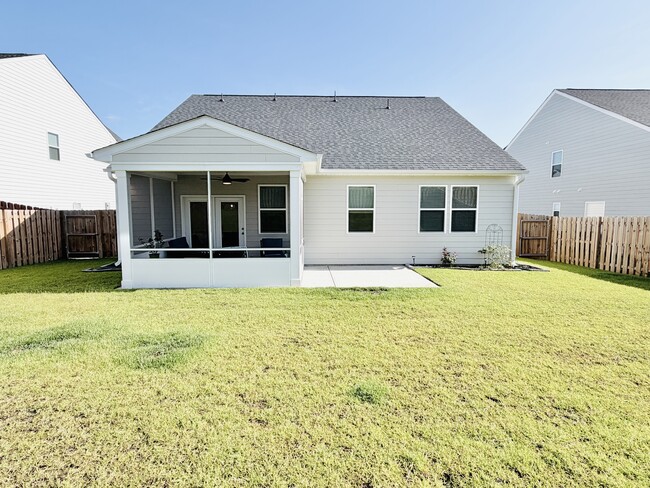 Photo - 667 Honeydew Dr