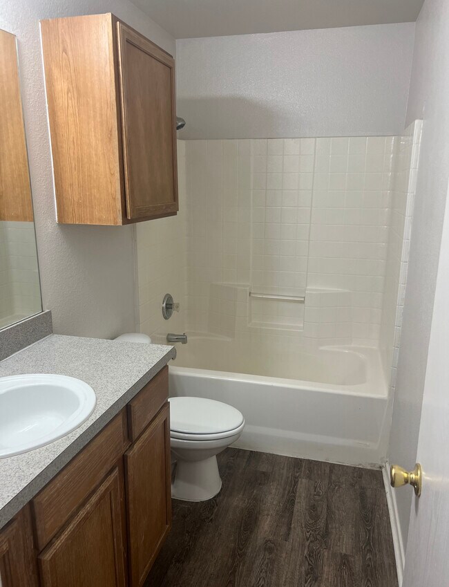 Photo - 7704 Downe Dr