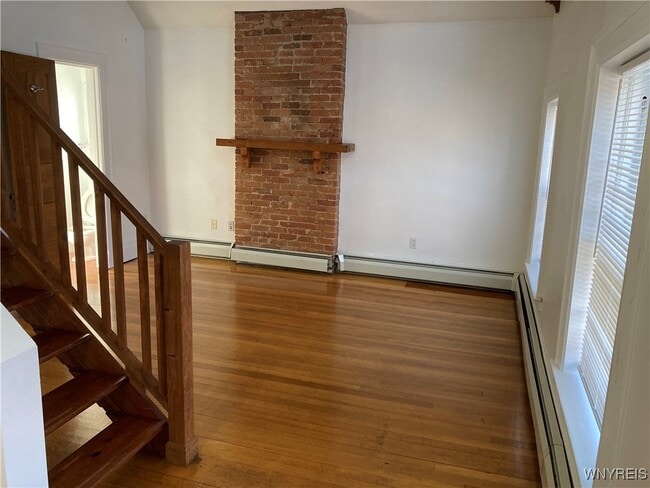 Photo - 451 Franklin St