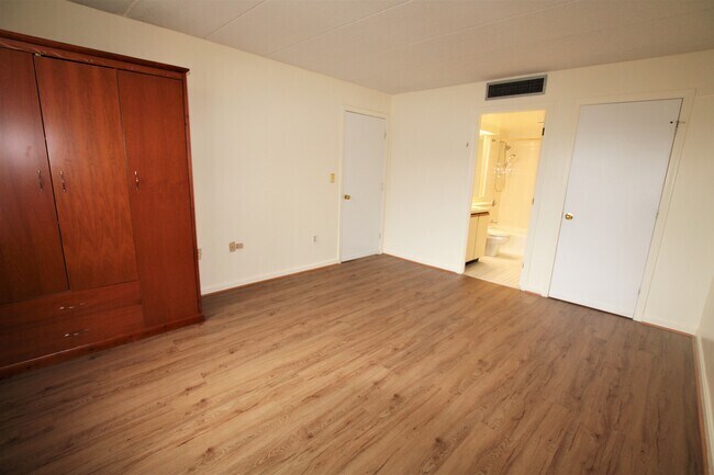 Photo - 85 Brainerd Rd Unidad 85 Brainerd Road #303