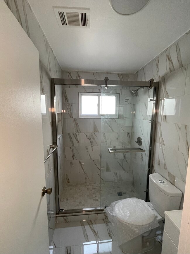 Photo - 134 Woodbine Ave