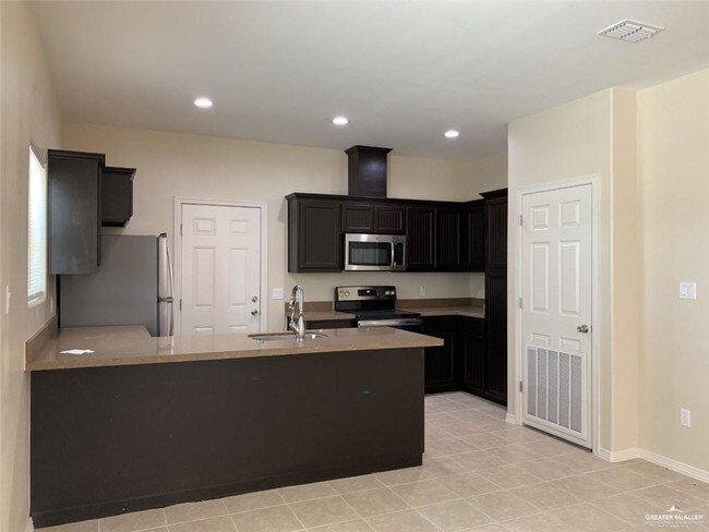 2706 E Garfield Ave Unit 3