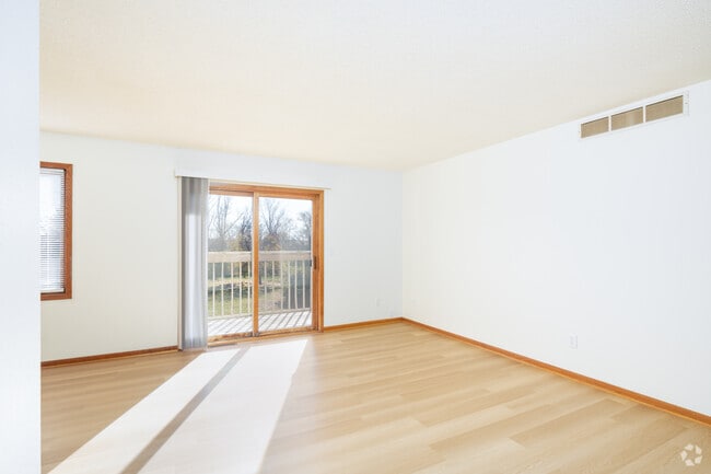 2BR, 1BA - 980SF - Living Room - The Hamptons