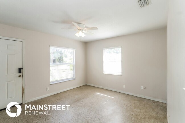 Photo - 7013 Yule Ln