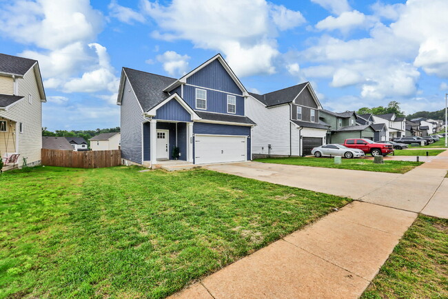 Building Photo - Beautiful modern home less than 2 years old