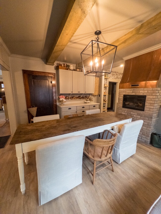 Dining - 112 E Madison Ave Unit 1
