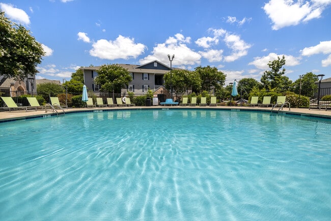 Photo - Pirates Cove Student Living