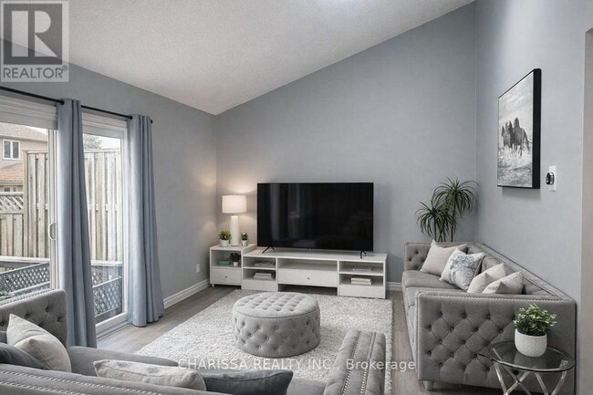 Photo - 21 Conestoga Rd