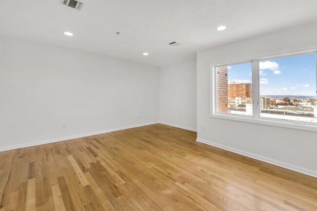 Photo - 605 New York Ave Unit 604