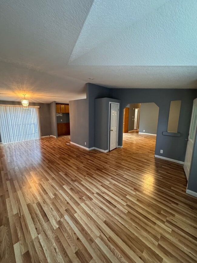 Photo - 4 BR/2 BA Rural Retreat Near Battle Ground with Master Suite & Large Yard