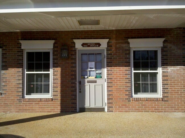 Photo - 300 W Broome St Unit 100