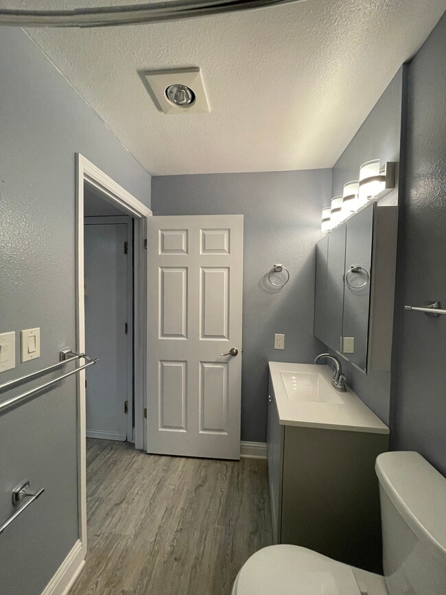 Capitol Manor Apartments